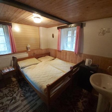 Ubytovani V Retro Chalupe Na Vecnosti Tanvald Exteriér fotografie